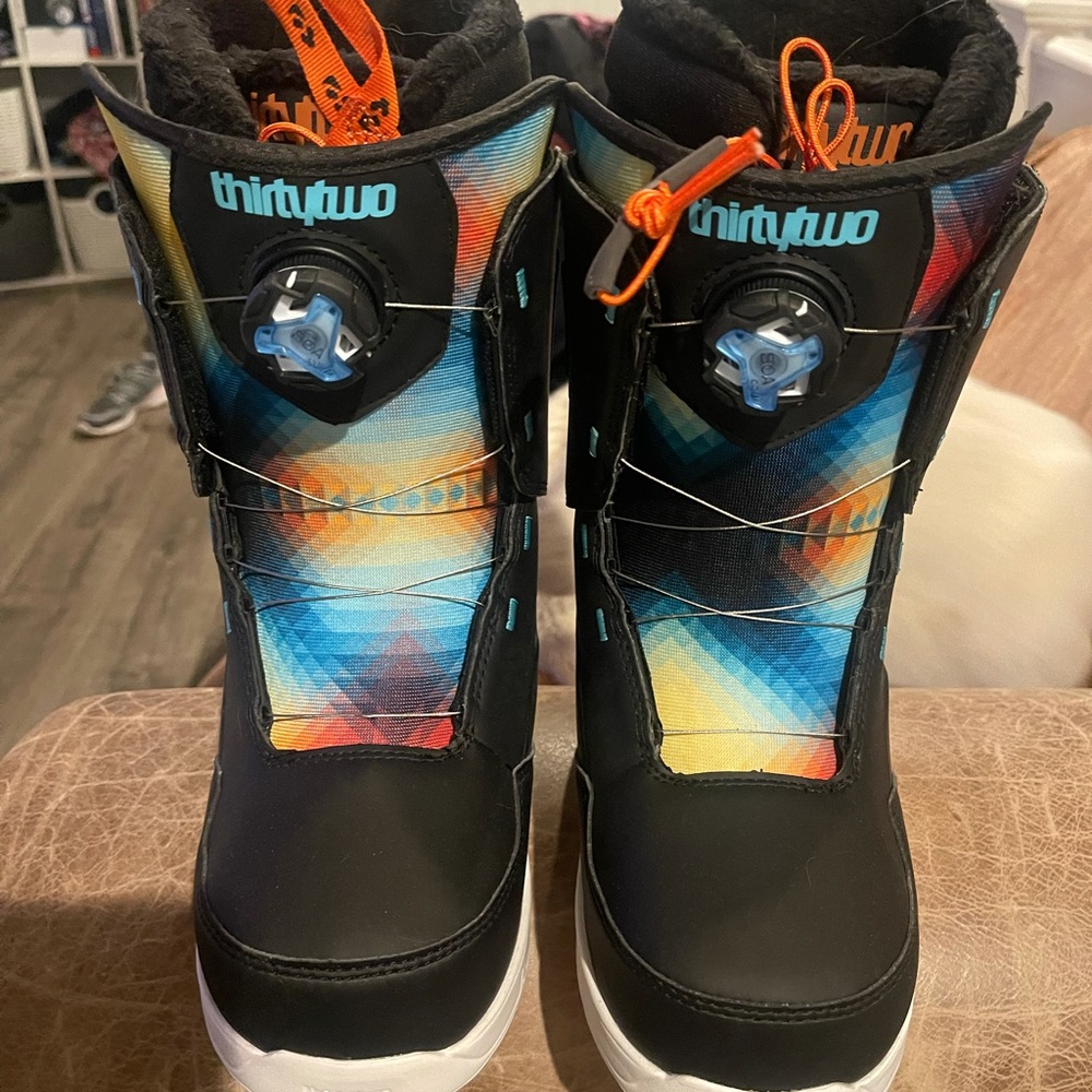 Thirty Two women’s snowboarding boots brand new with tags